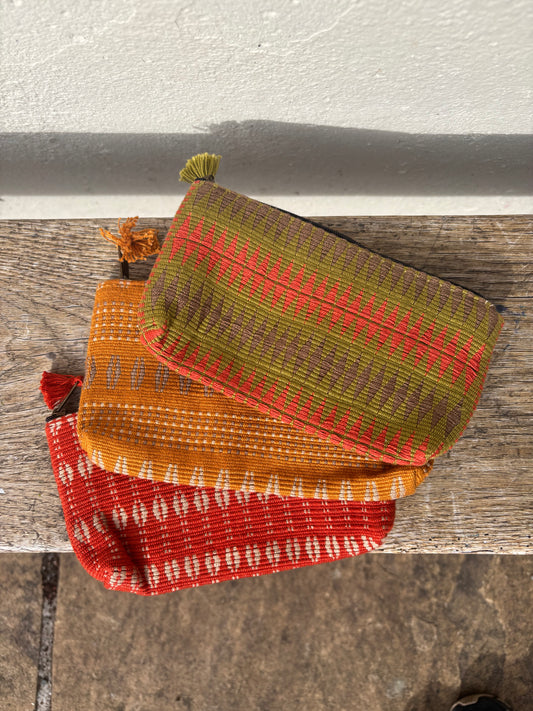 Senyu - Handwoven tassel zip purse