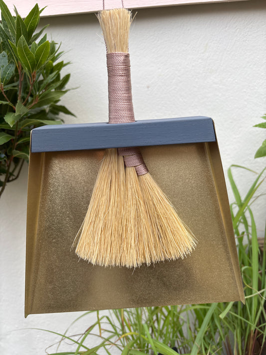 Function & Form - Dustpan