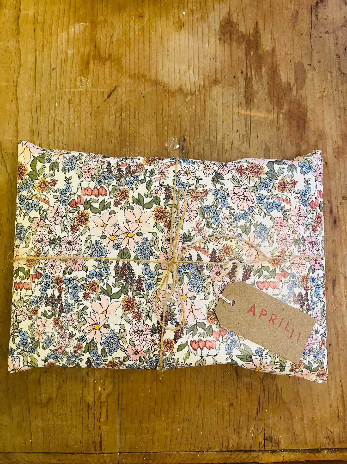 April 11 - Wrapping Paper Daisy & Dandelion Floral