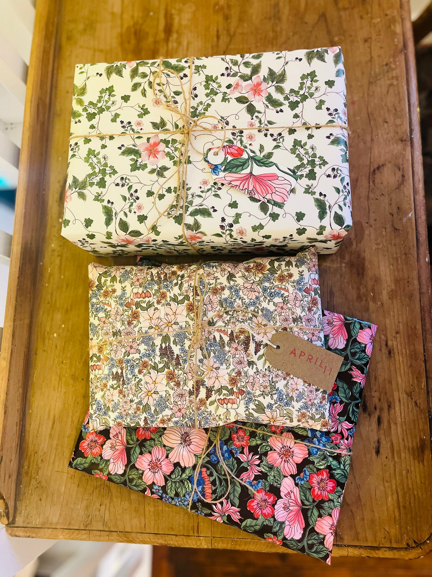April 11 - Wrapping Paper Daisy & Dandelion Floral