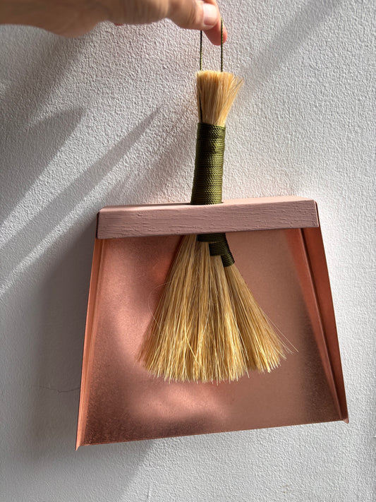Function & Form - Dustpan