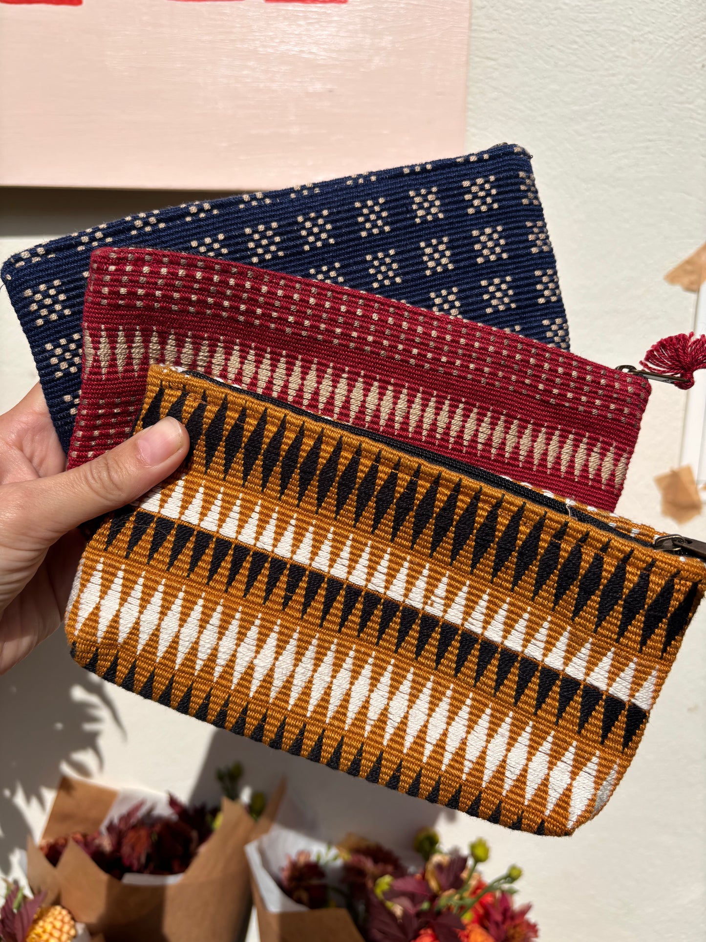 Senyu - Handwoven tassel zip purse