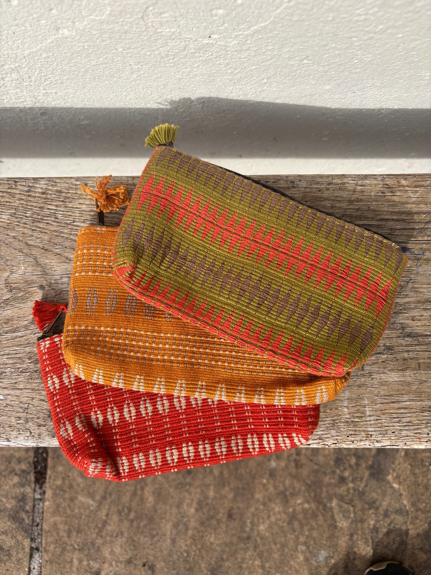 Senyu - Handwoven tassel zip purse