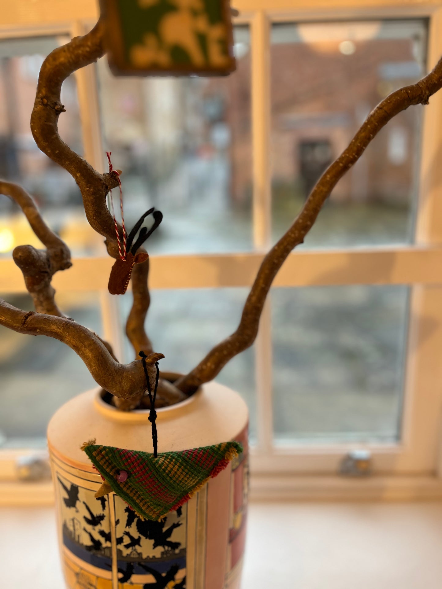 Senyu - handwoven bird decoration