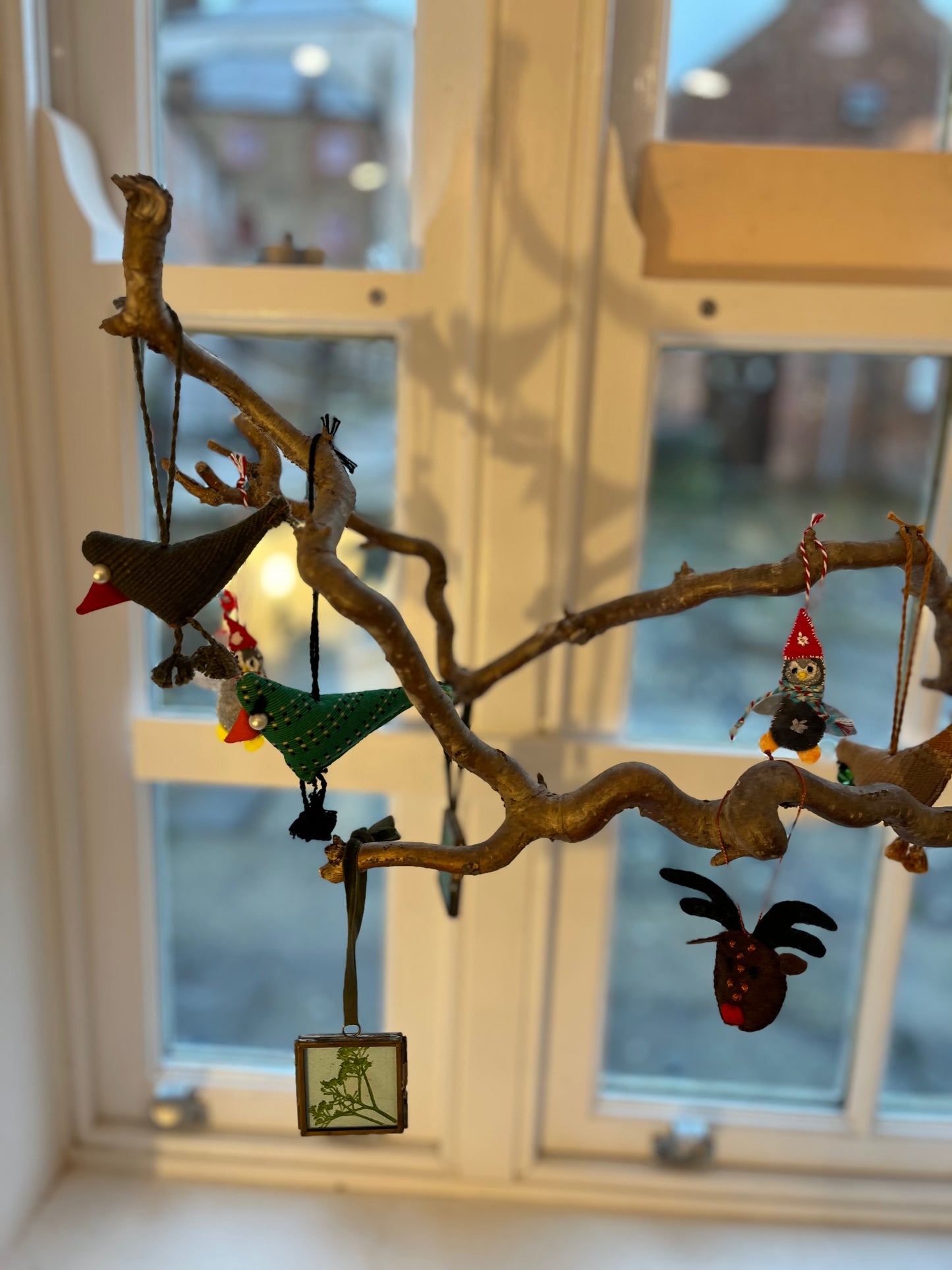 Senyu - handwoven bird decoration
