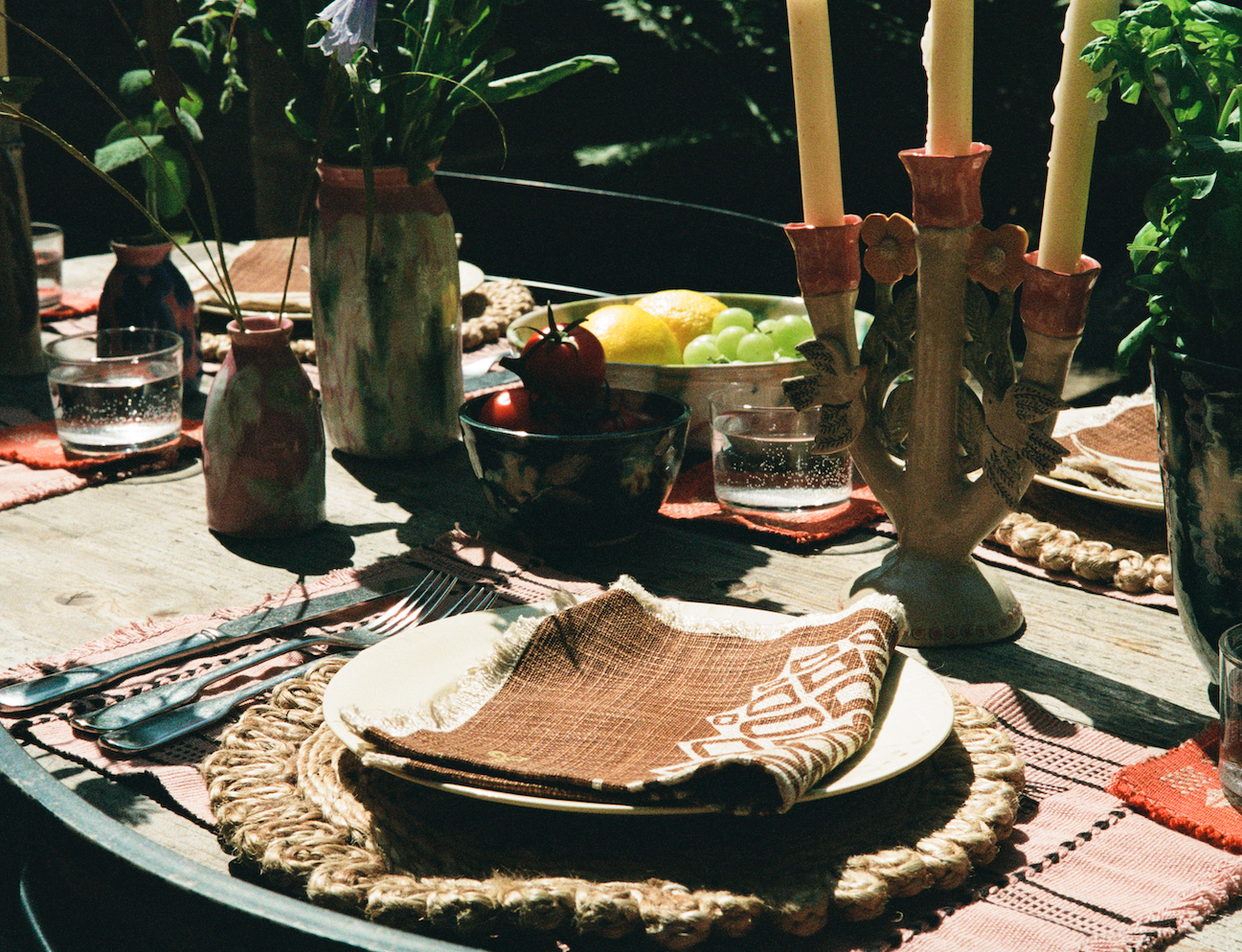 Senyu - Handwoven Jute Placemat in Beige & Olive
